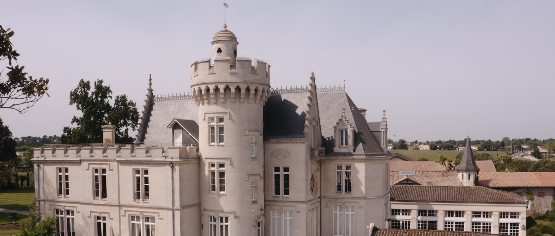 Chateau Pape Clément, vue aérienne